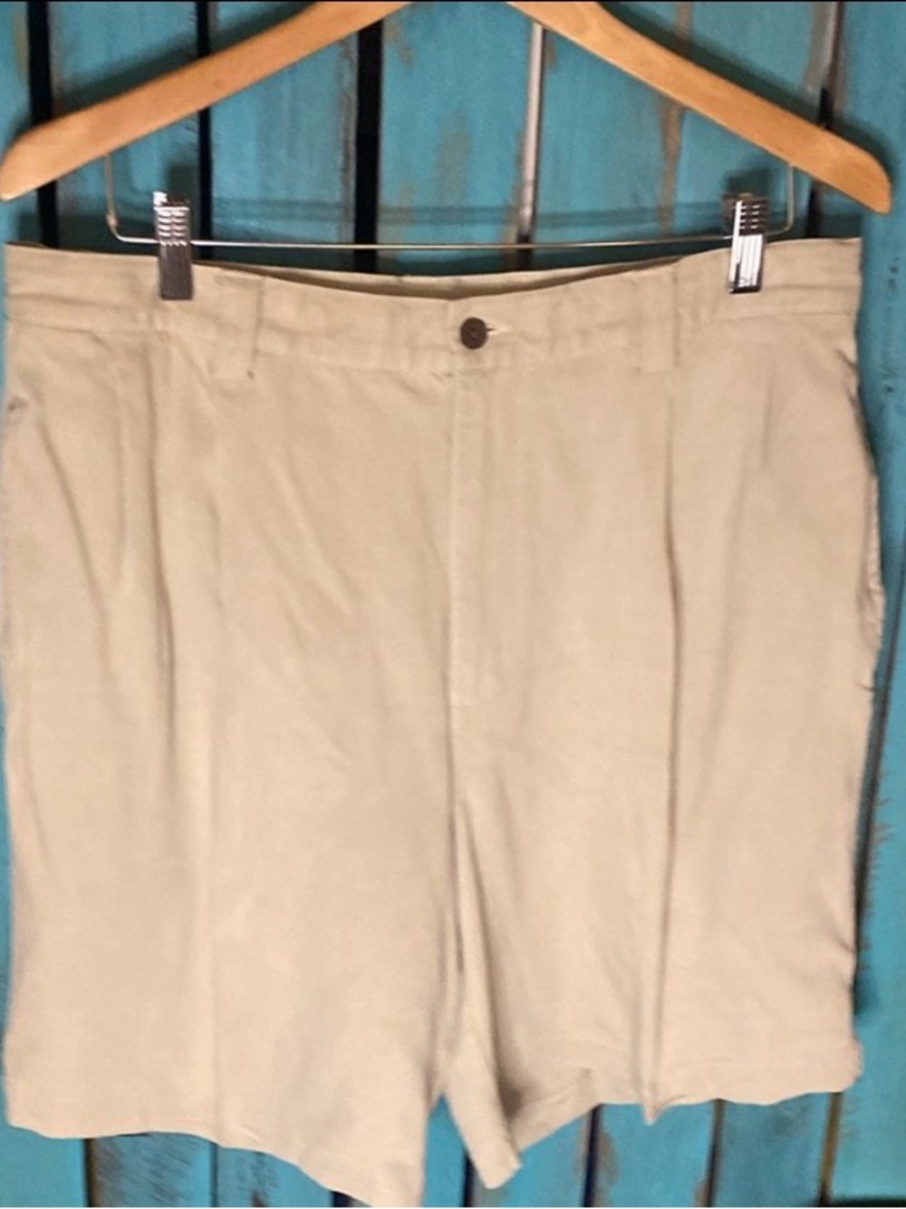 Tommy Bahama silk flat front shorts size 36x7.5 tan